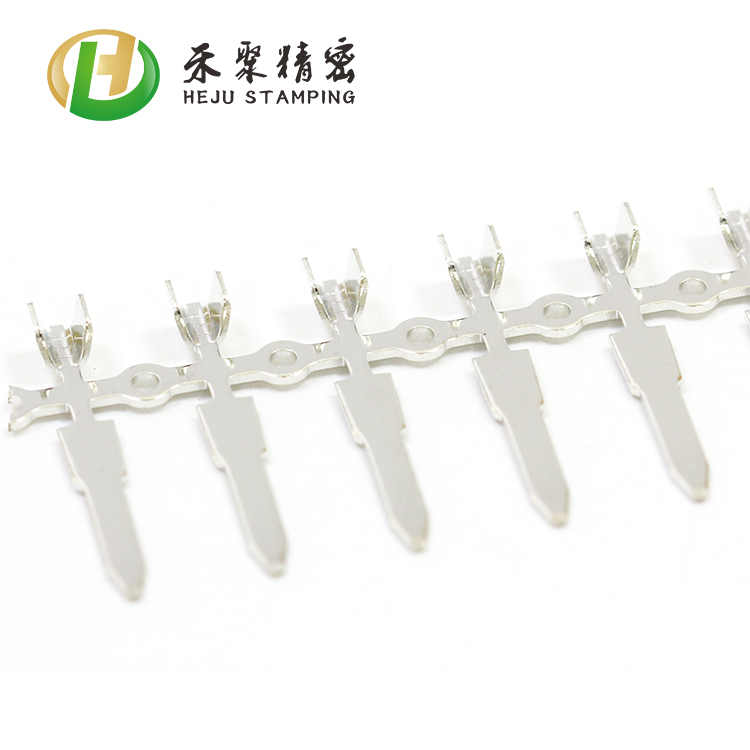 连接器端子、卡类端子、端子